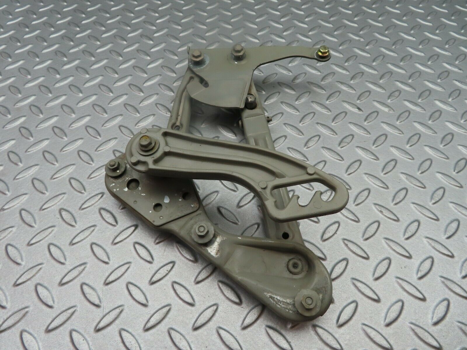 5399 Mercedes-Benz W124 230E Bonnet Hinge Right 1298870274