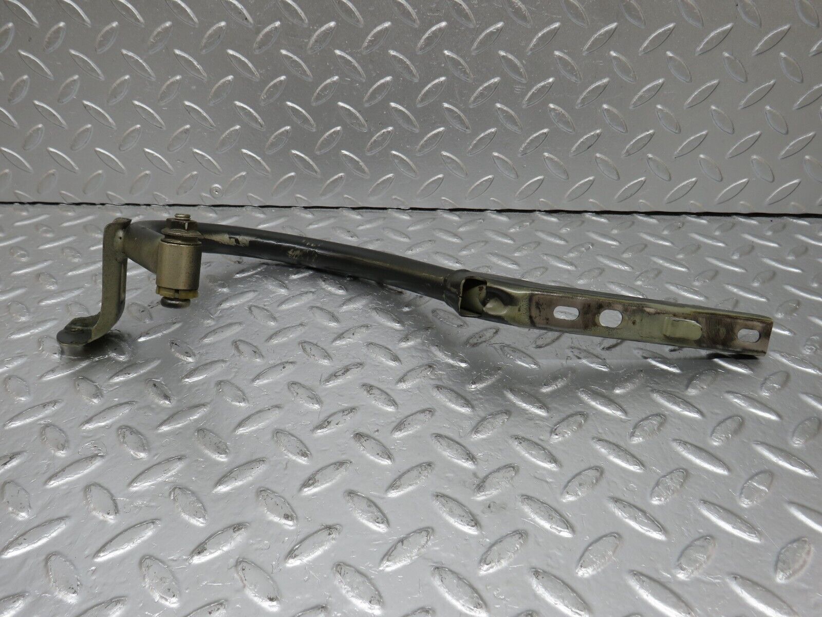 33725 Mercedes-Benz W201 190E 2.0L Trunk Lid Hinge Right Side