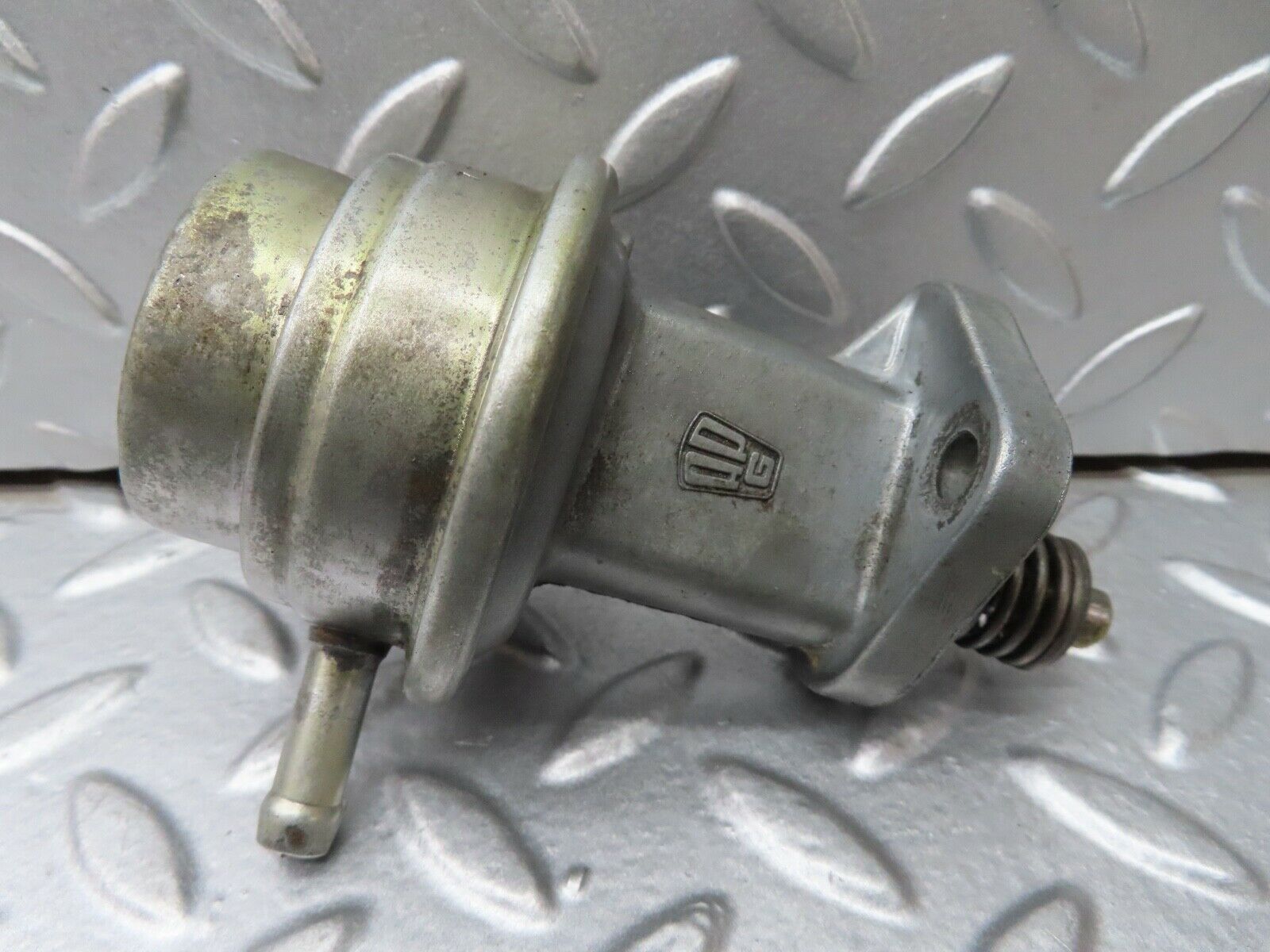 18853 Mercedes-Benz W121 190b Ponton Fuel Pump Pierburg 720797509
