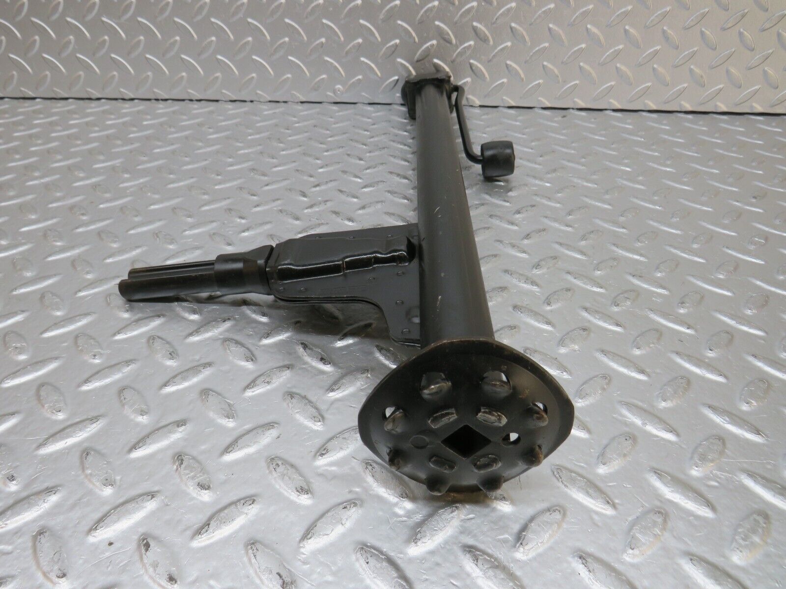 32729 Mercedes-Benz W201 Car Jack 2105830115