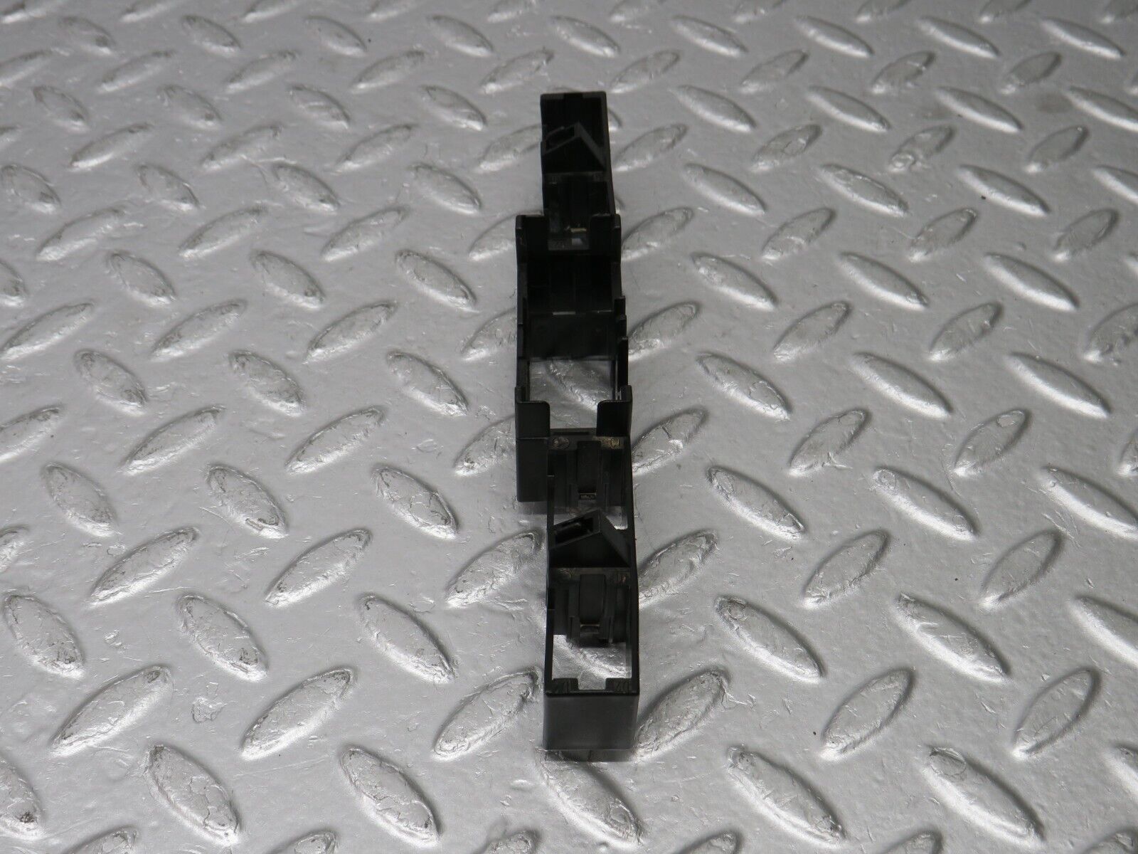 38388 Mercedes-Benz R129 280SL Coupe Connector Holder 1295451340