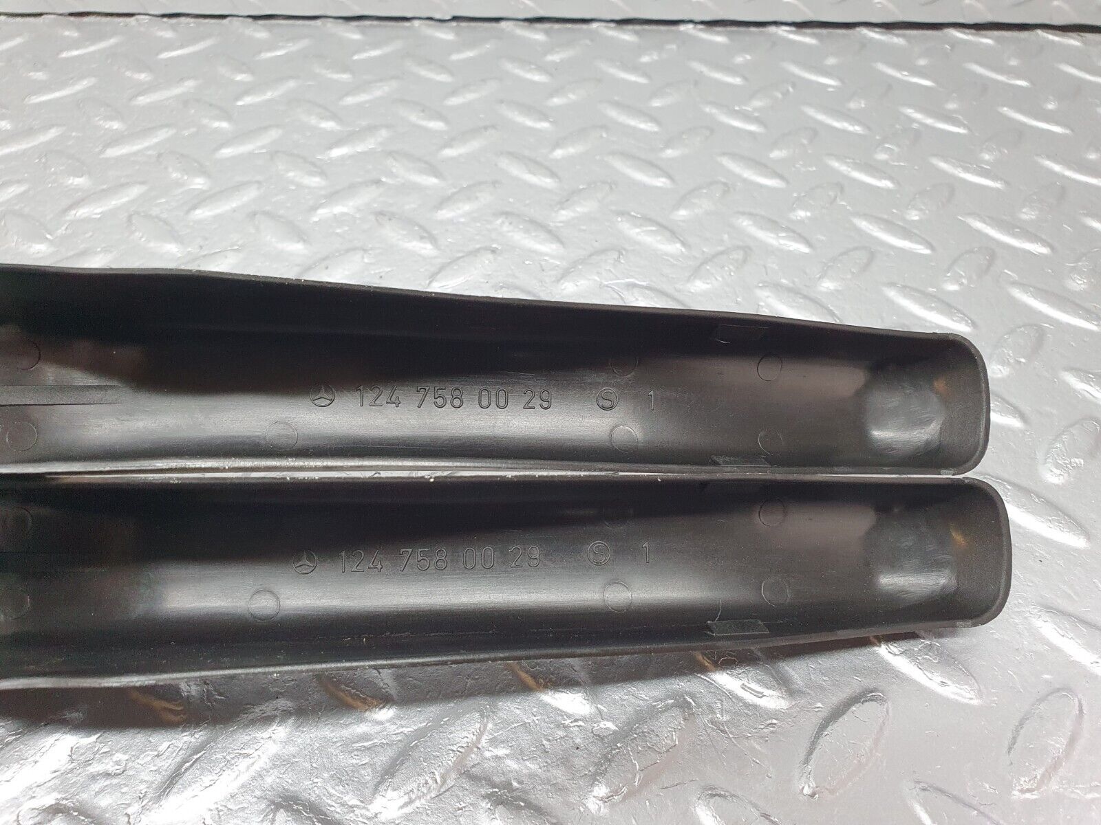 41510 Mercedes-Benz W124 200E Trunk Lid Hinge Cover 1247580029