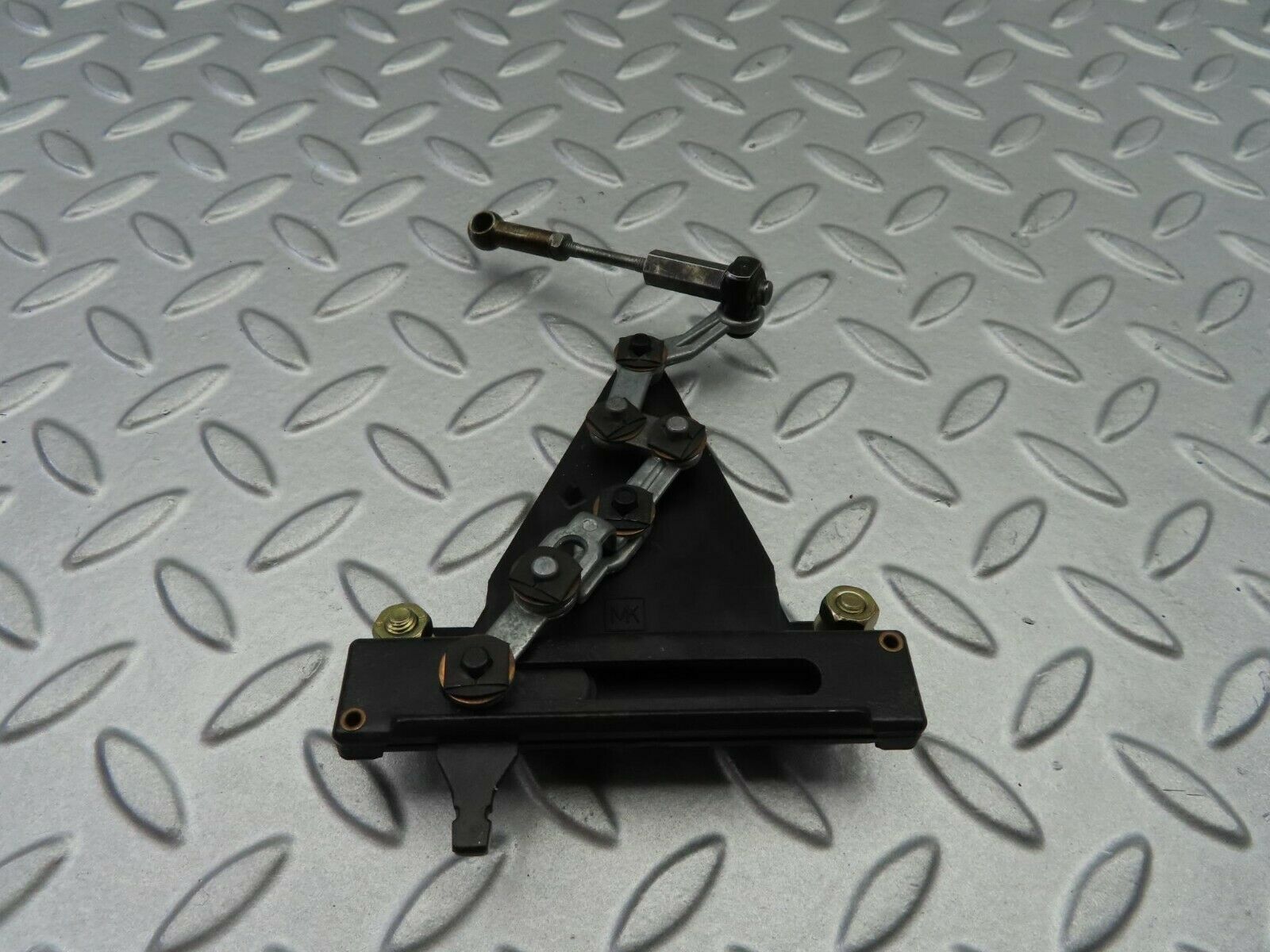 6949 Mercedes-Benz C107 350SLC Coupe Heater Control Lever Mechanism