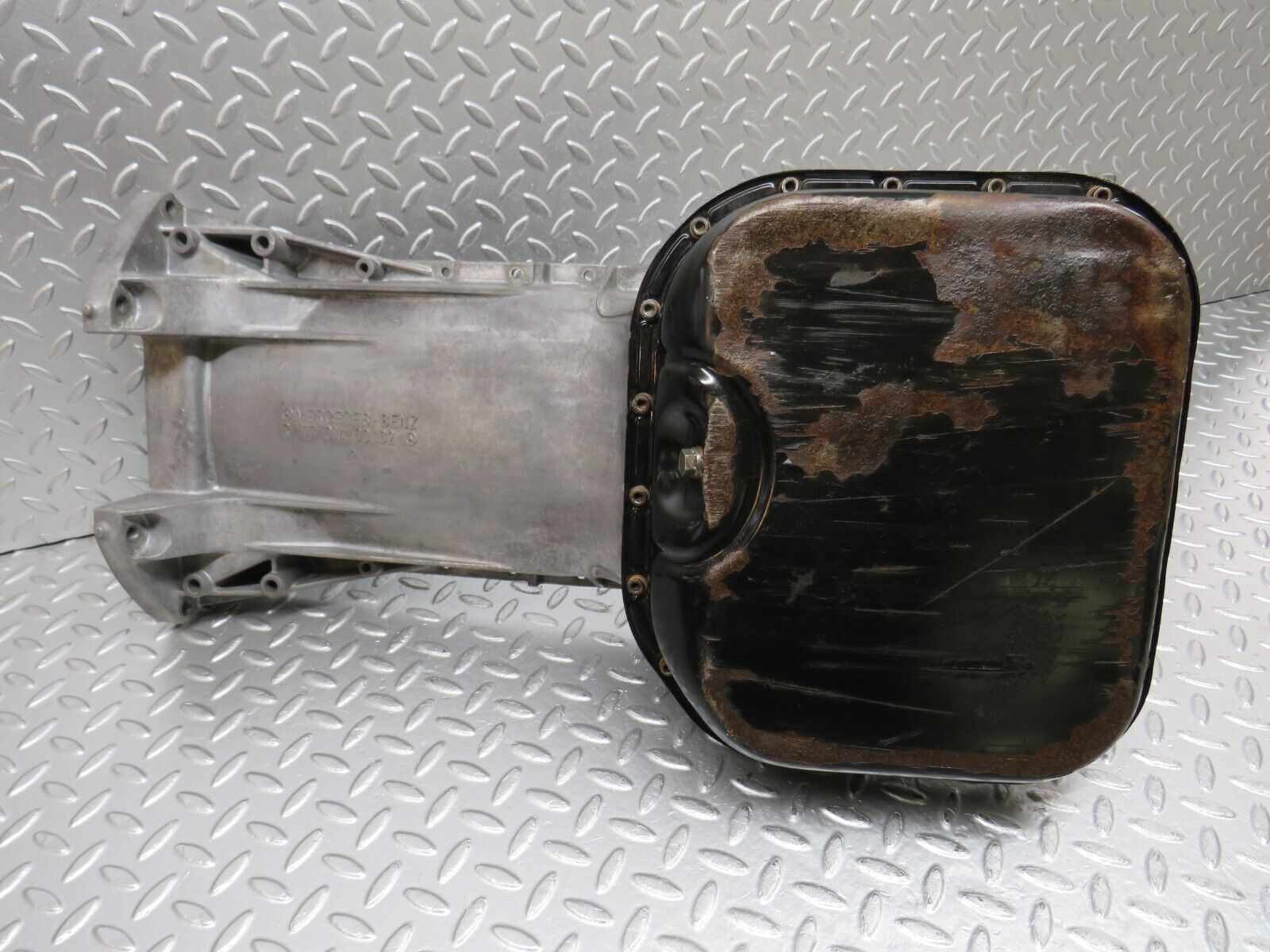 34530 Mercedes-Benz C126 380SEC Coupe Oil Pan Oil Sump 1170140002