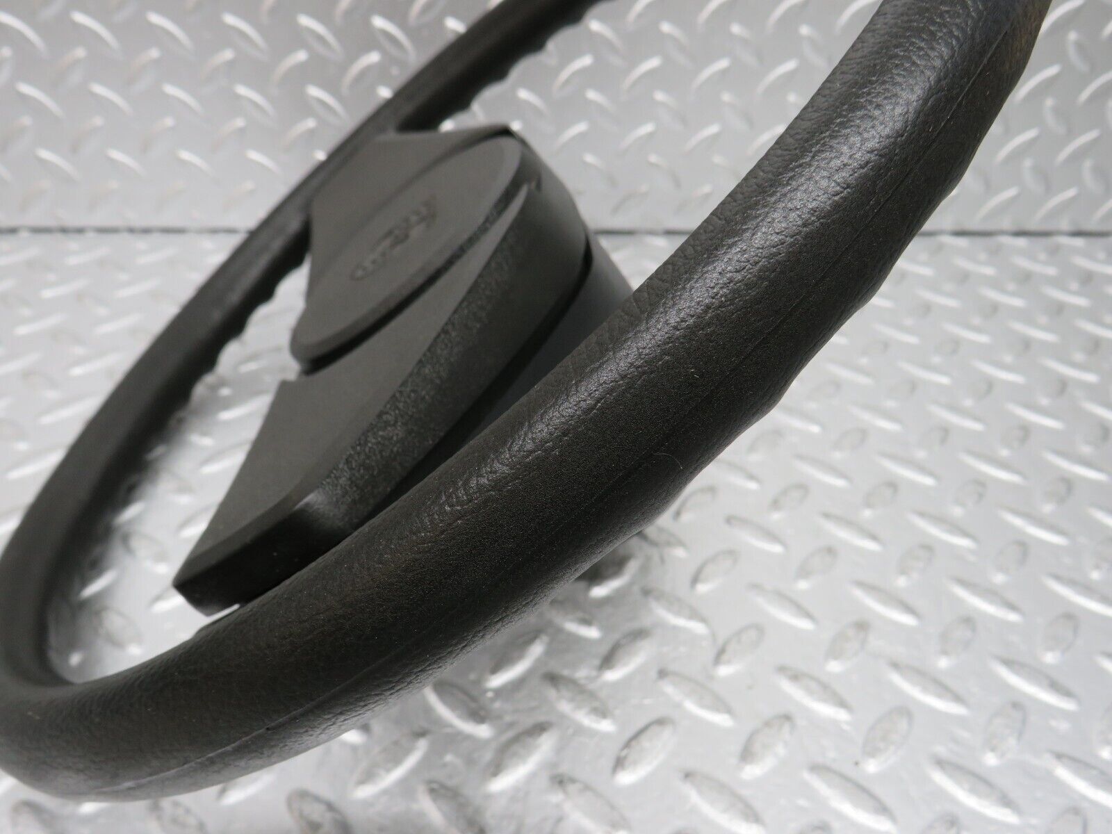 30038 Porsche 924 Steering Wheel 690578