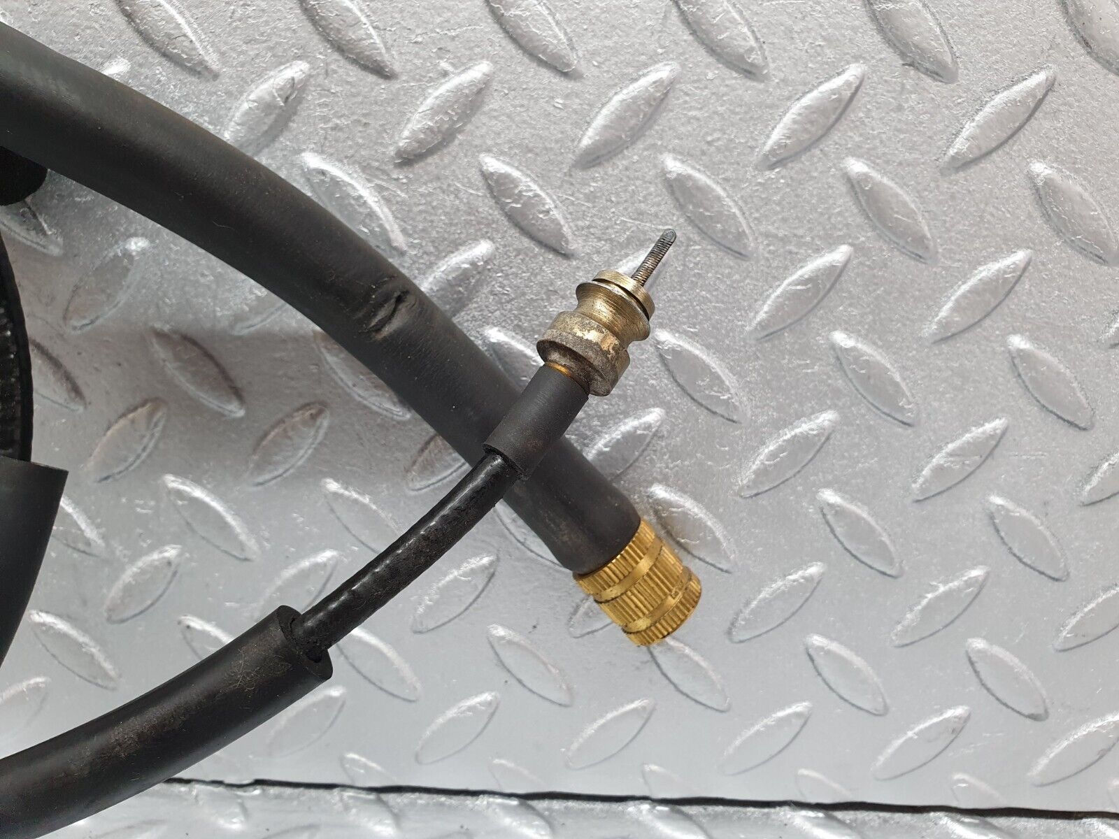 41572 Mercedes-Benz W124 200E Speedometer Cable Automatic Gearbox 1245400568