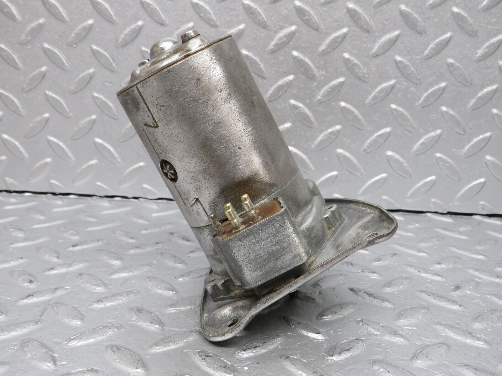 40230 Mercedes-Benz W110 230 Wiper Motor Bosch 0390716006