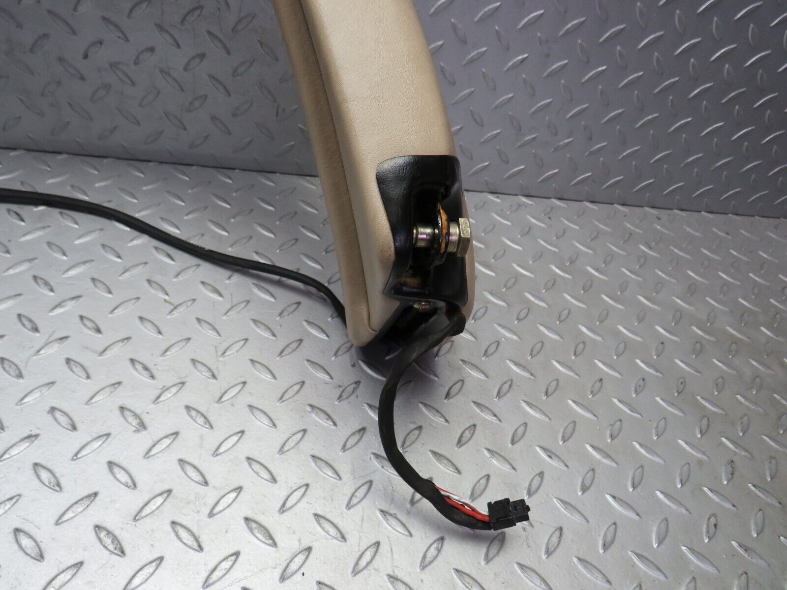 38618 Mercedes-Benz R129 280SL Coupe Roll Over Bar Beige