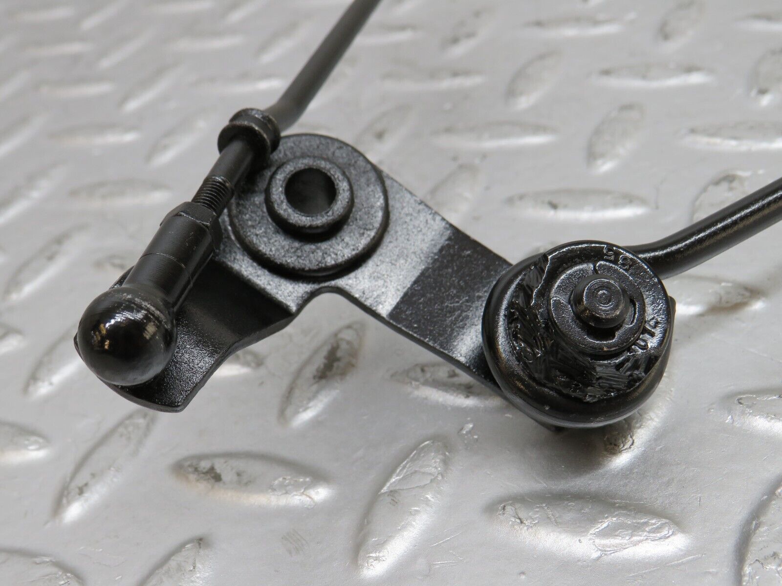 36371 Mercedes-Benz W126 420SE Throttle Linkage