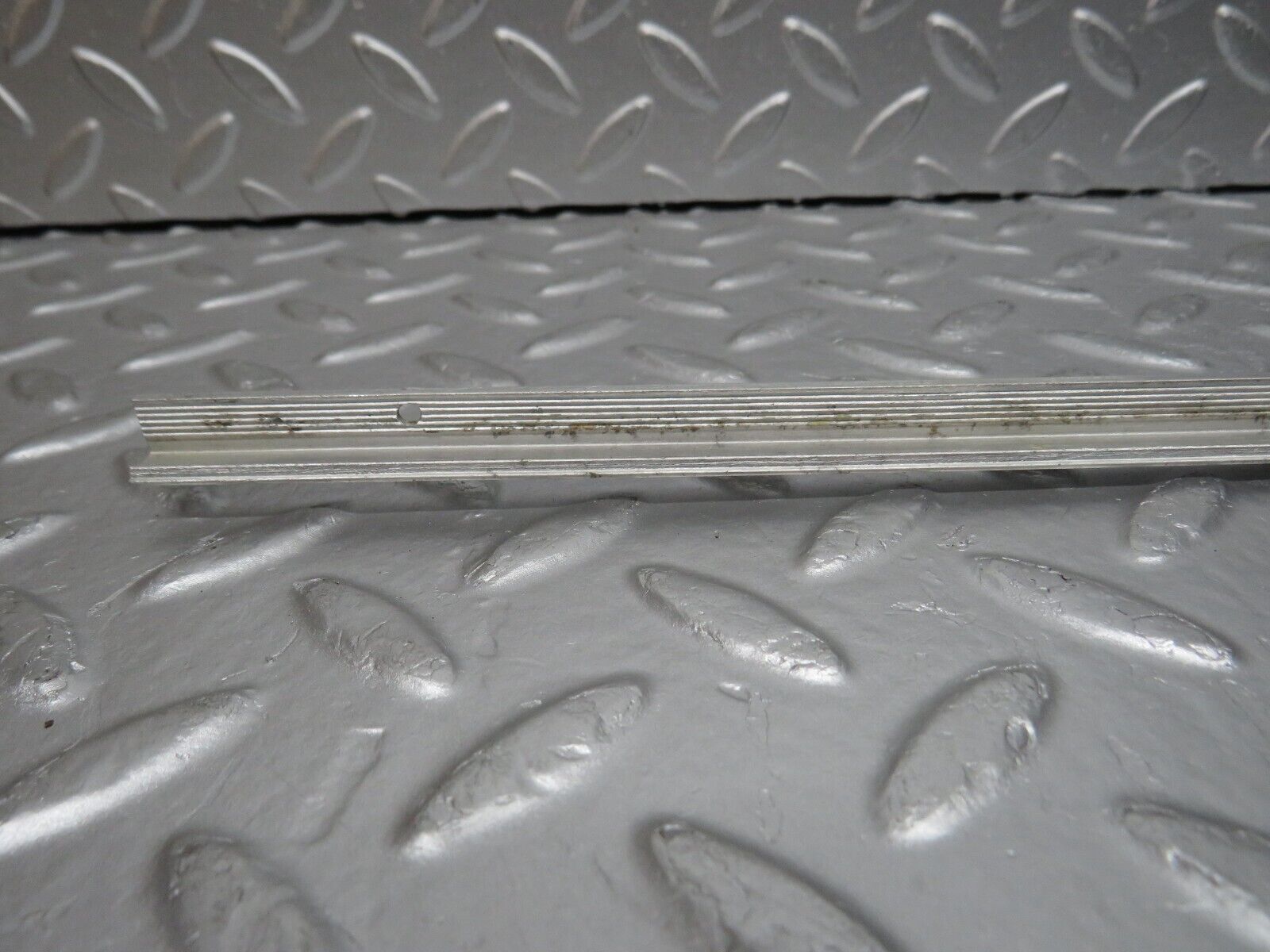 0743 Mercedes-Benz C107 350SLC Coupe Sunroof Chrome Trim