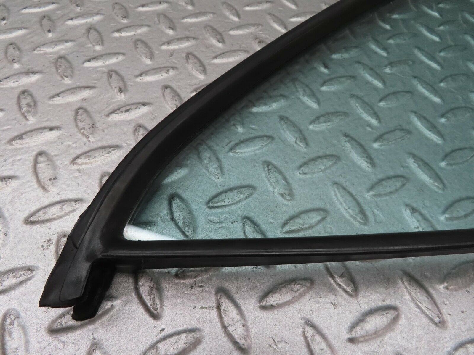 13544 Mercedes-Benz W123 200 Rear Left Quarter Window 1237350124