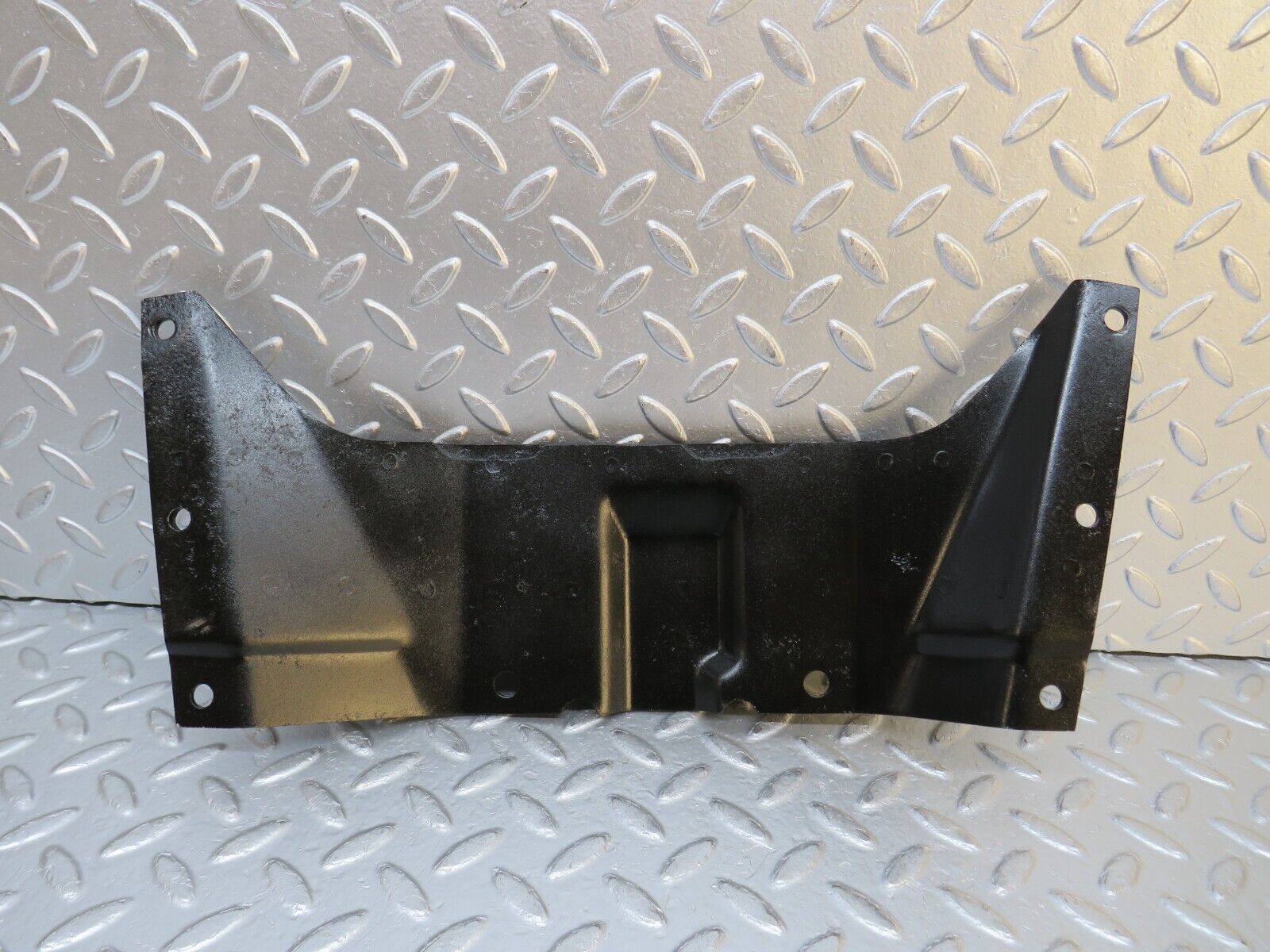 32240 Mercedes-Benz C107 350SLC Coupe Gearbox Mount Bracket