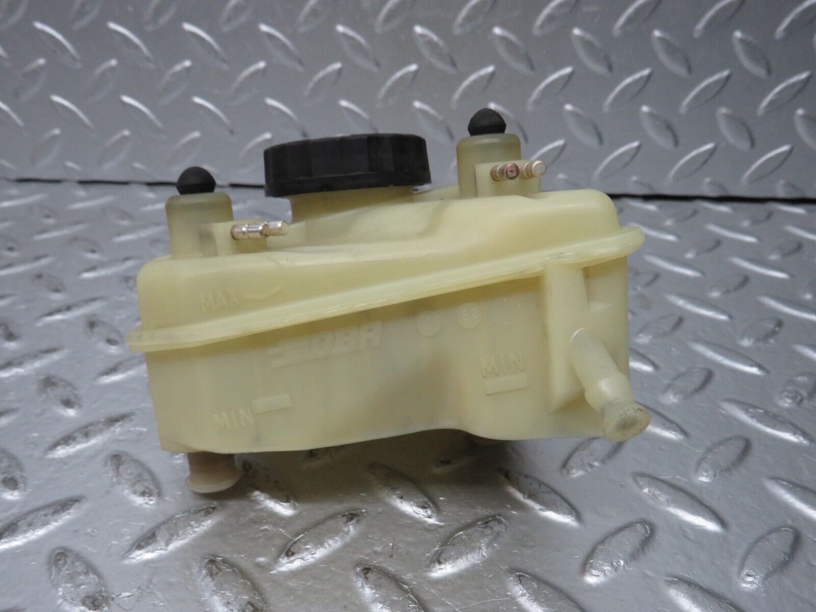 32041 Mercedes-Benz W123 230E Brake Fluid Reservoir Tank DBA