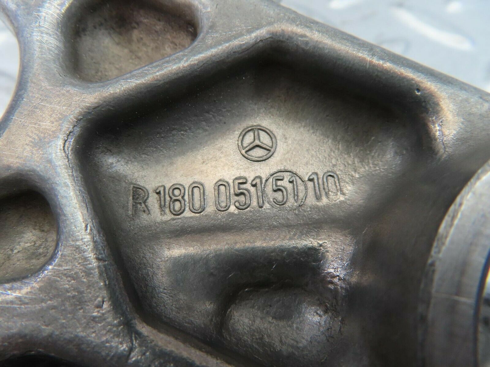 8738 Mercedes-Benz W108 Camshaft Tower Bearing 1800515110