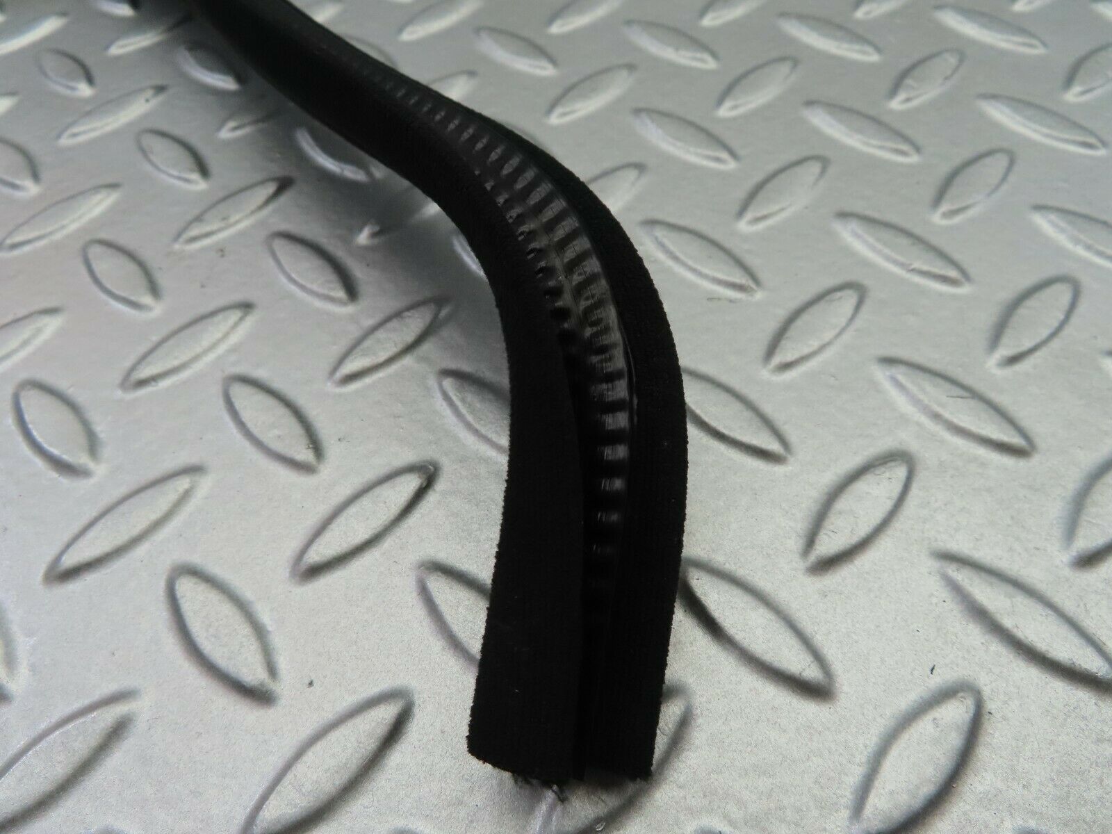 6639 Mercedes-Benz S124 E220 Wagon Front Right Cloth Covered Door Seal