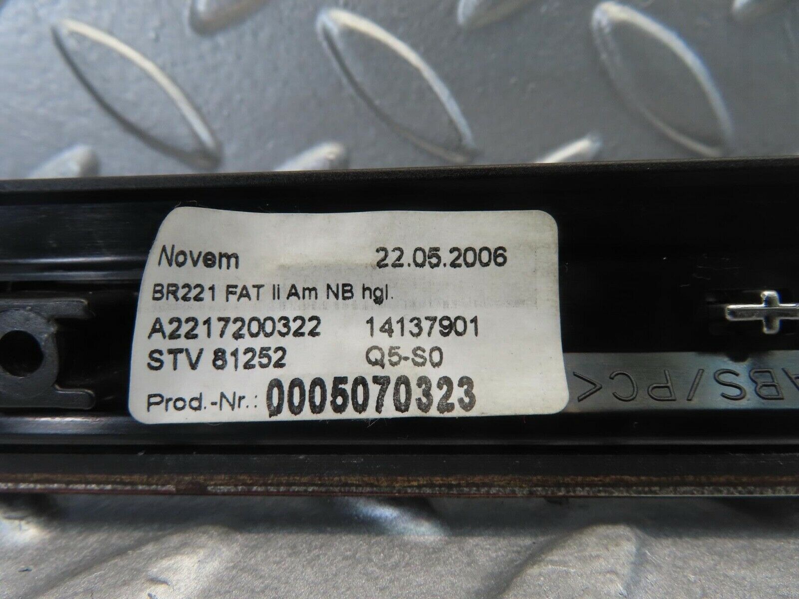 11103 Mercedes-Benz W221 S320 Front Left Interior Wood Trim 2217200322