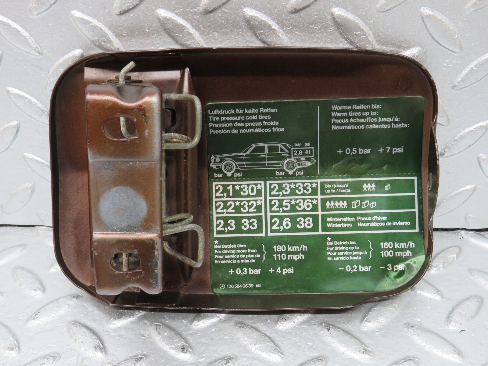 34361 Mercedes-Benz C126 380SEC Coupe Fuel Tank Flap Cap 1265840639