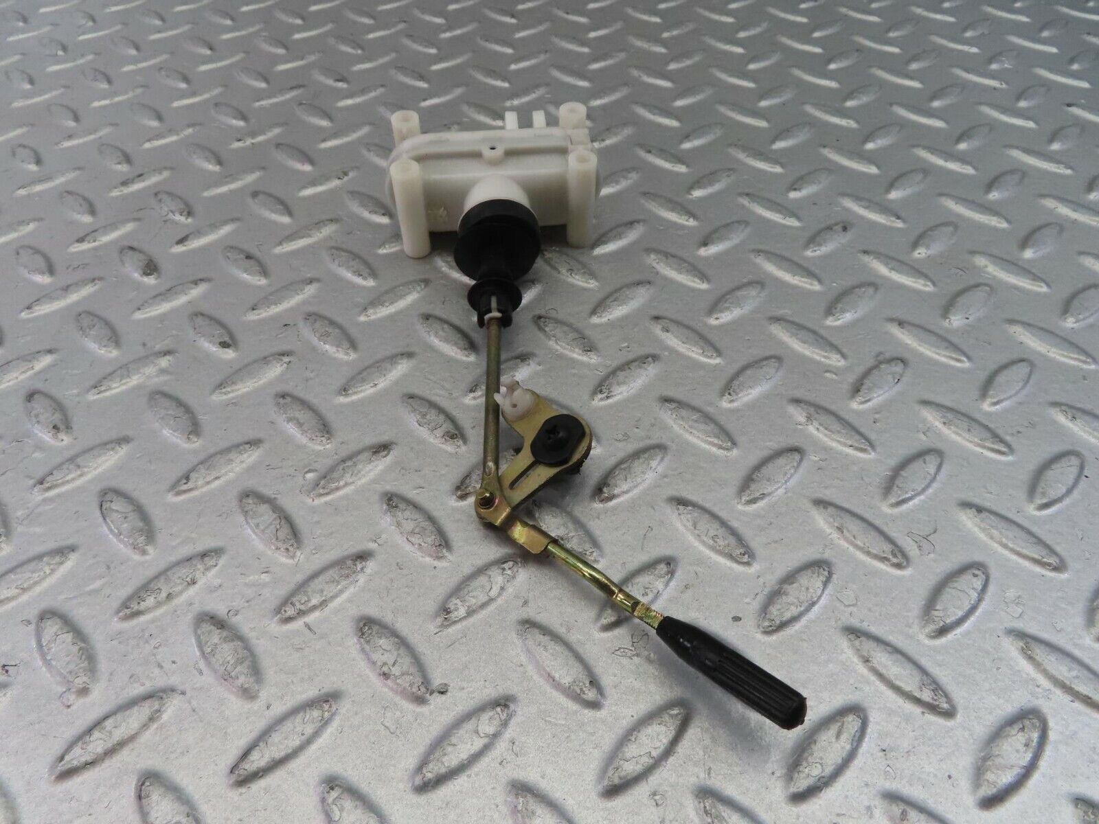 26932 Mercedes-Benz W123 240D Door Lock Vacuum Actuator Rear Left 2018050590