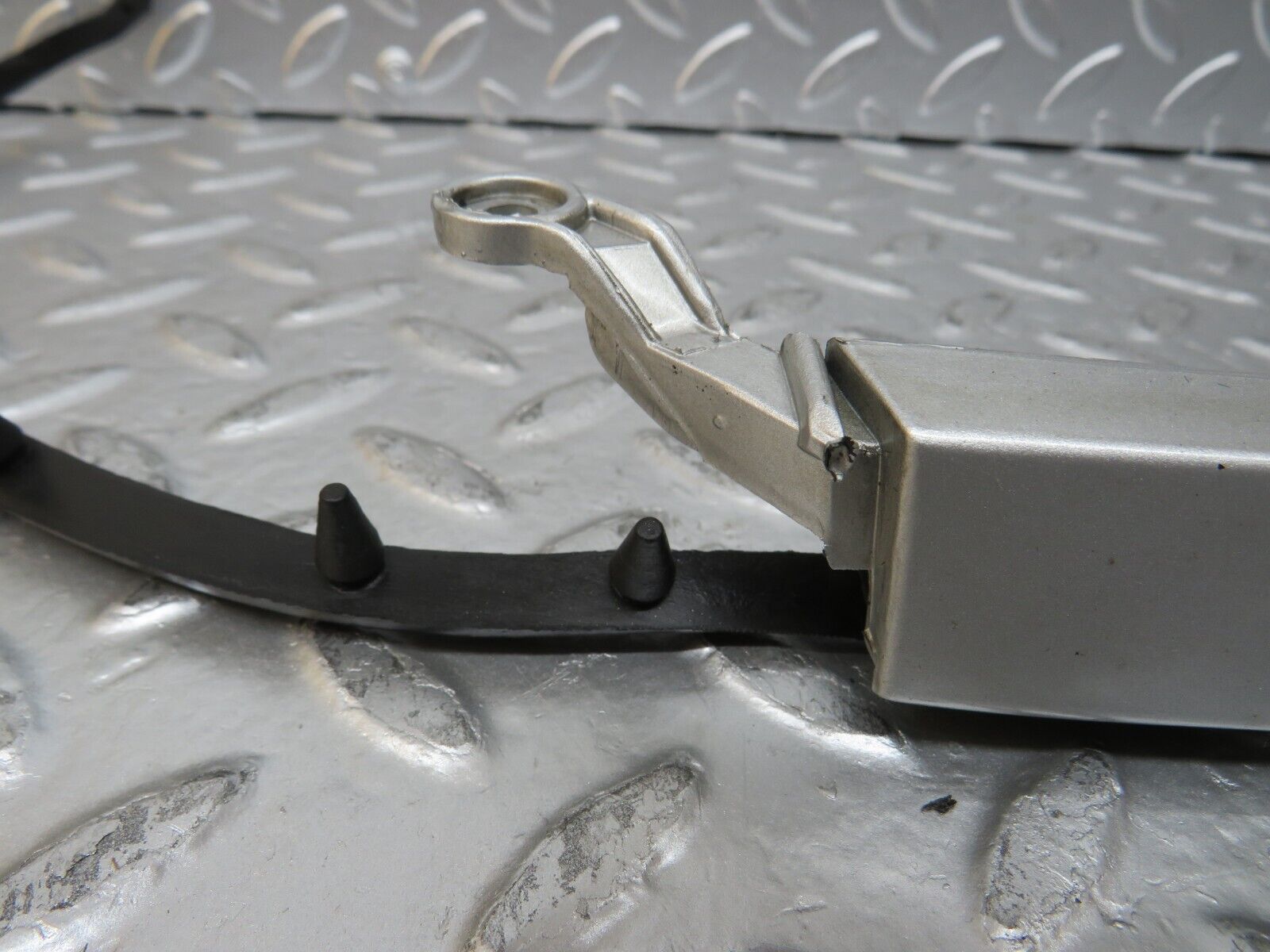 25010 Mercedes-Benz W140 S320 Right Headlight Bezel 1408260677