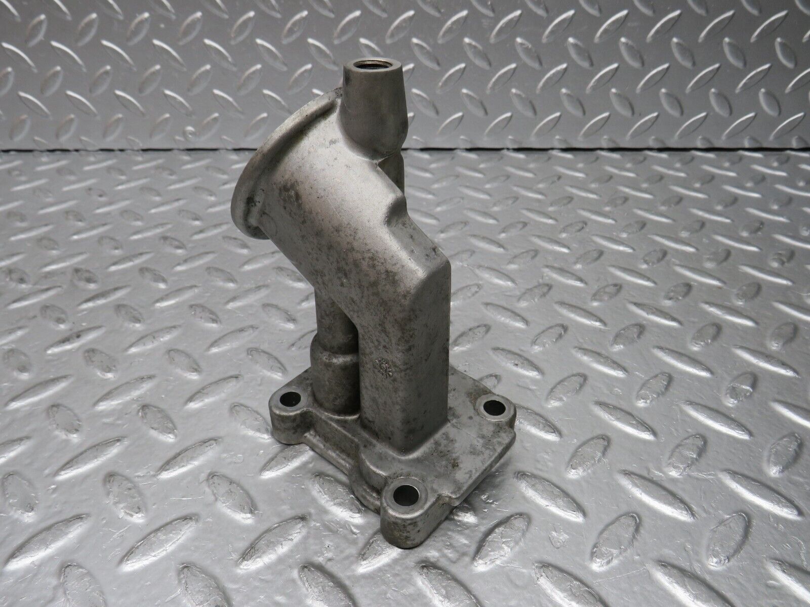 29412 Mercedes-Benz W124 230E Oil Filter Housing 1021800038