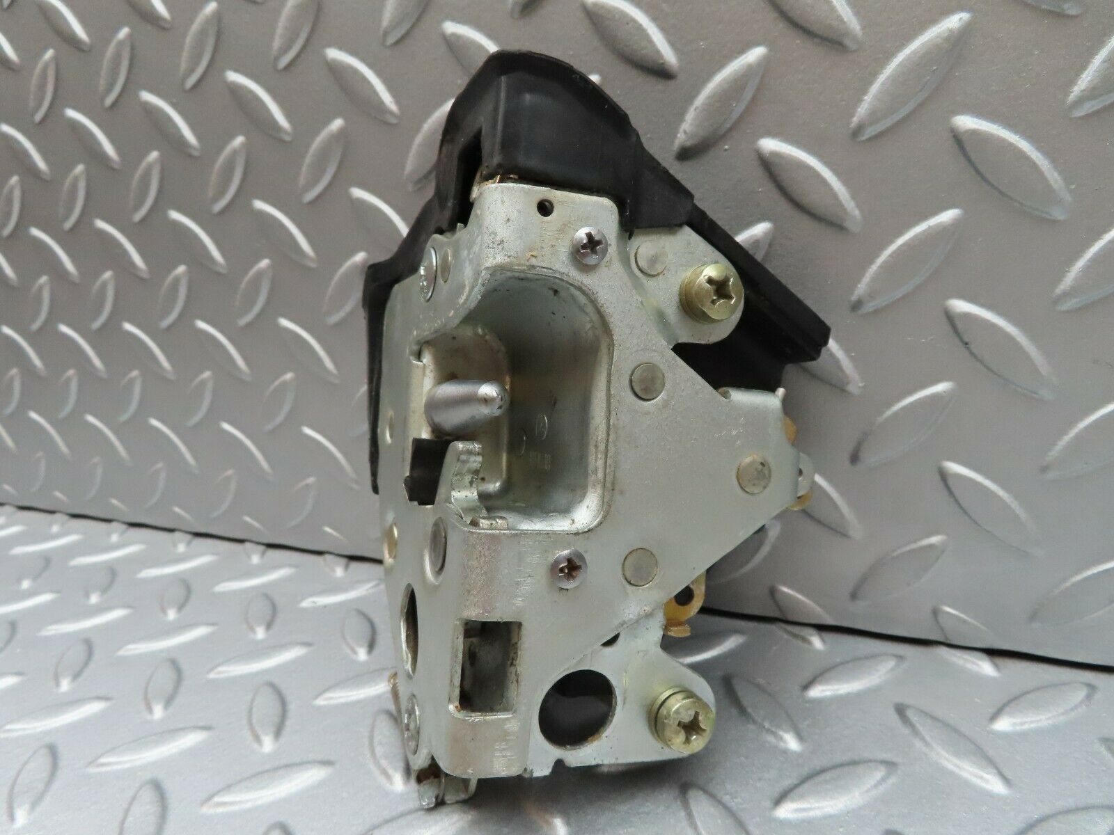 3703 Mercedes-Benz S123 200T Wagon Rear Left Door Lock Mechanism 1237330108