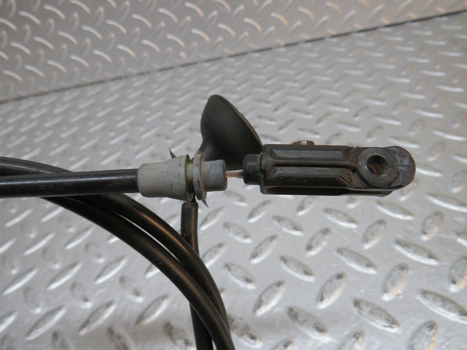 31838 Mercedes-Benz W201 190LE 1.8L Bonnet Release Cable