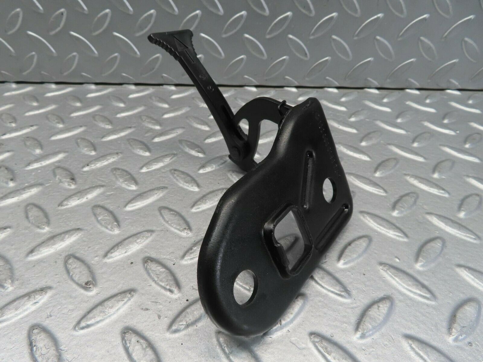 11555 Mercedes-Benz C123 230CE Coupe Bonnet Safety Latch