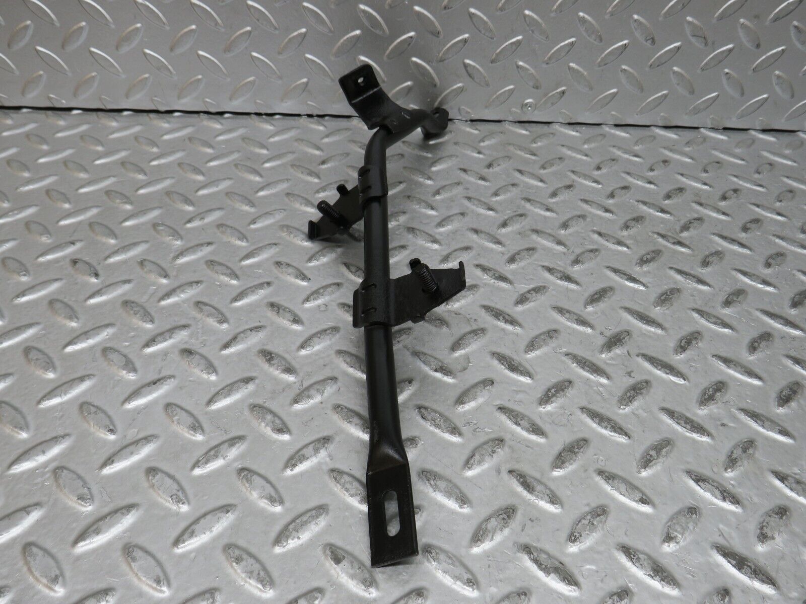 29129 Mercedes-Benz C124 320CE Coupe Horn Bracket