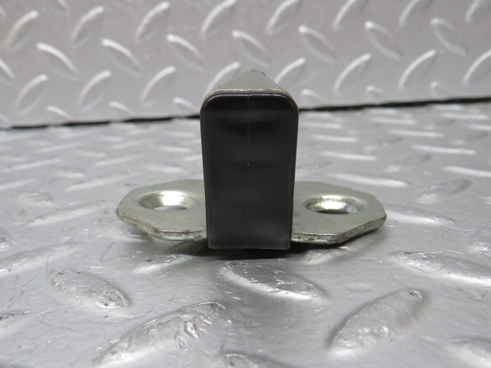 34893 Mercedes-Benz W210 320E Door Lock Latch