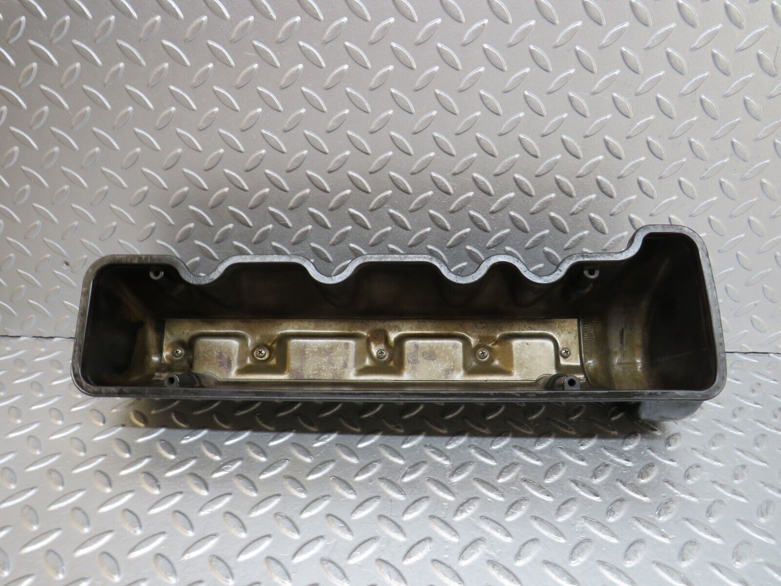 37167 Mercedes-Benz C126 420SEC Coupe Cylinder Head Valve Cover Left 1170160605