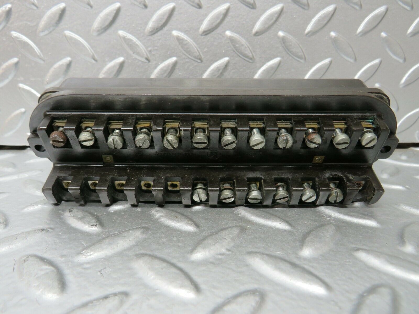 23522 Mercedes-Benz W114 280E Fuse Box 0005458701