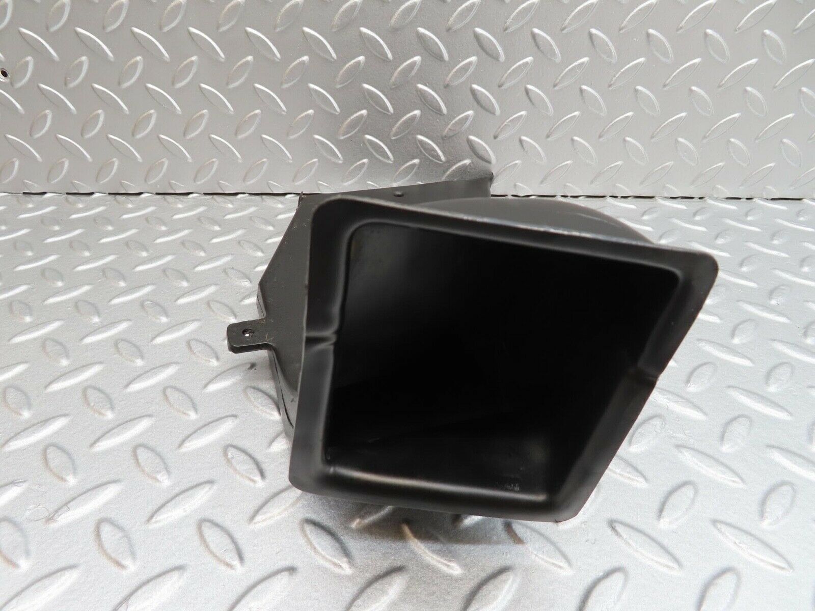 13935 Mercedes-Benz C107 280SLC Floor Ventilation Duct Left 1078310146