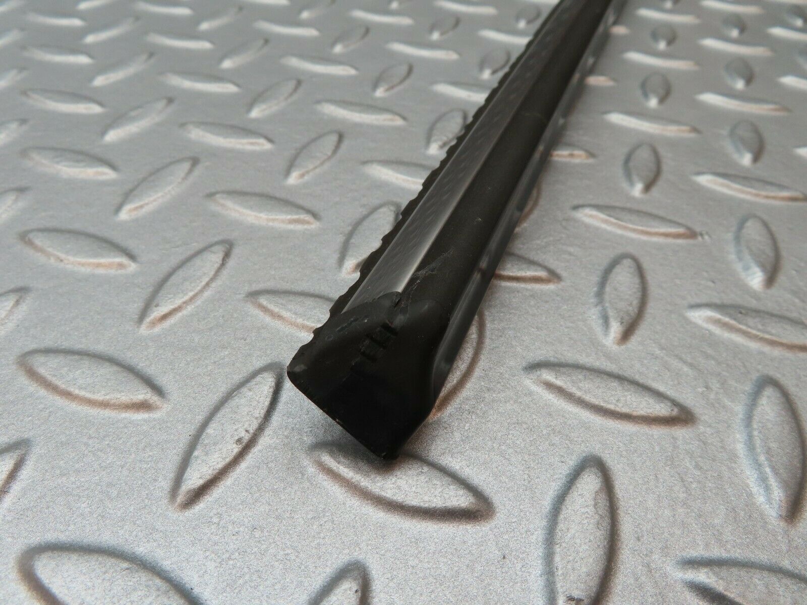 3694 Mercedes-Benz S123 200T Wagon Centre Door Chrome Trim Front Left