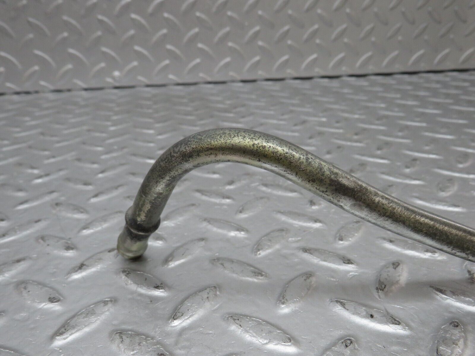 36308 Mercedes-Benz W126 420SE Oil Pipe Line
