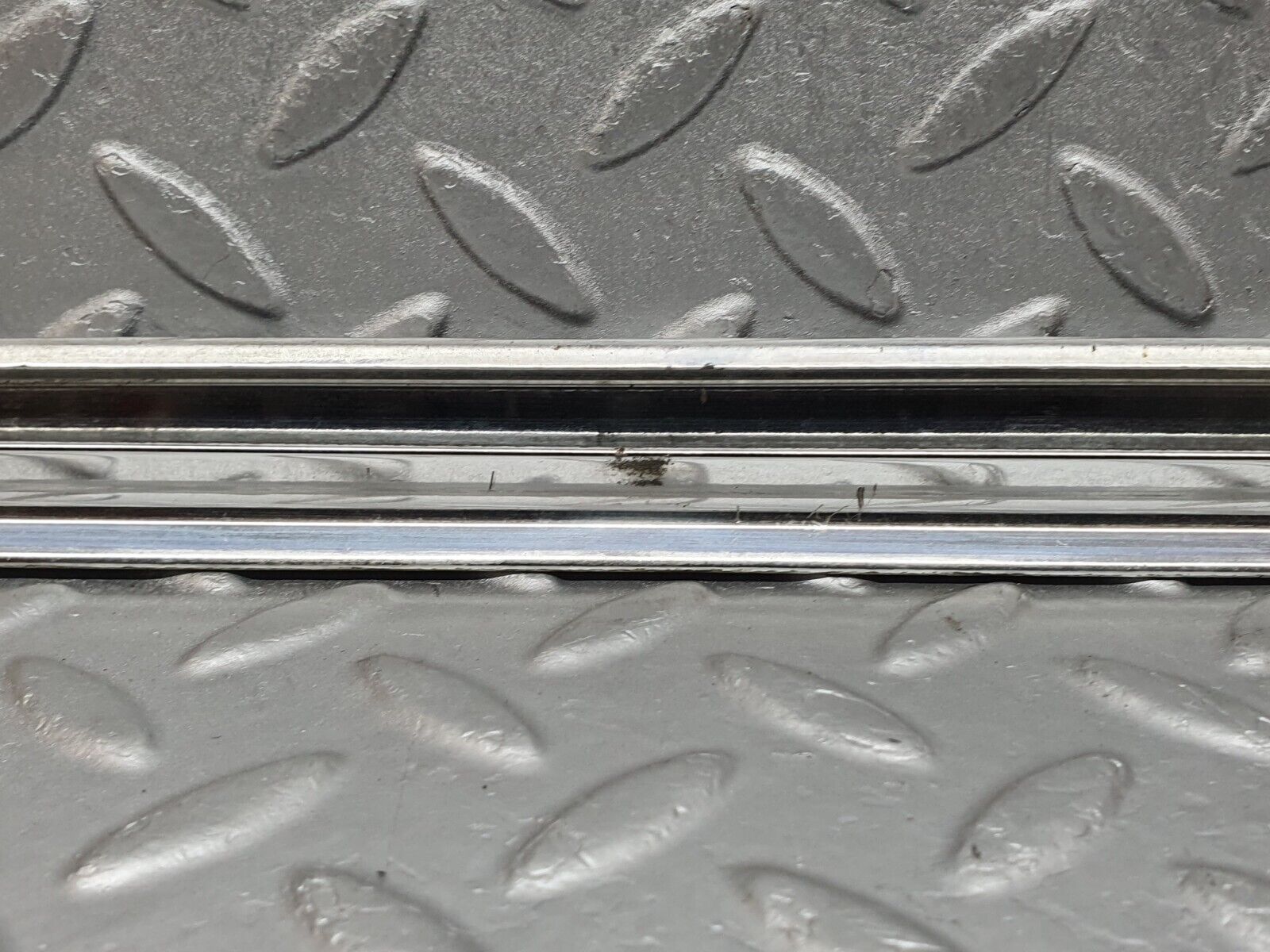 41188 Mercedes-Benz W126 300SE Rear Left Door Chrome Moulding Trim