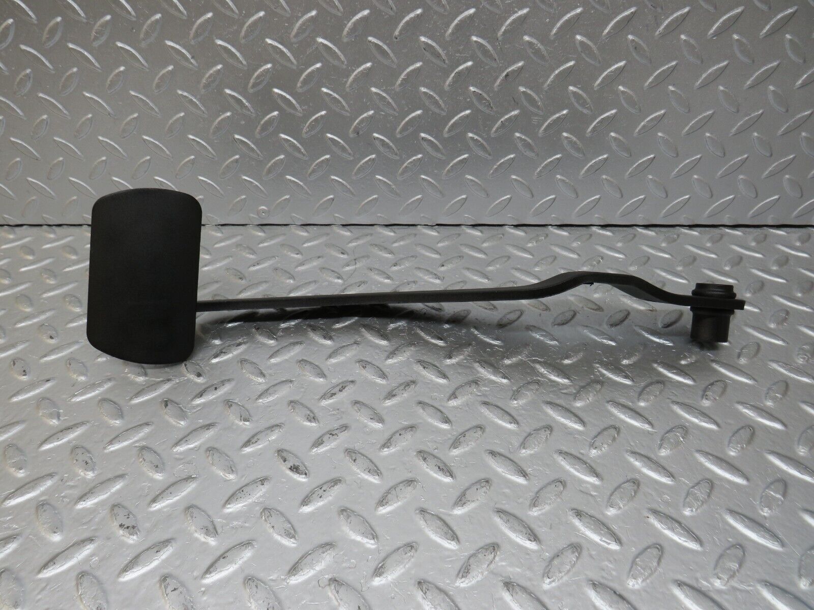 34583 Mercedes-Benz C126 380SEC Coupe Brake Pedal