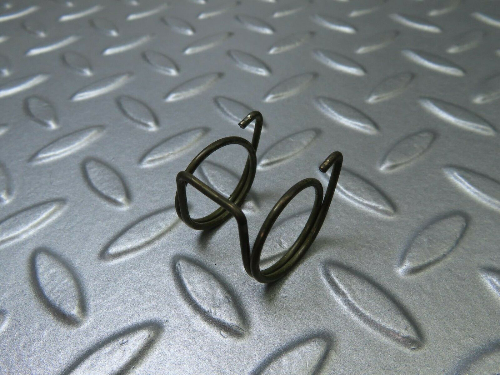 9140 Mercedes-Benz W108 Valve Rocker Arm With Retaining Spring