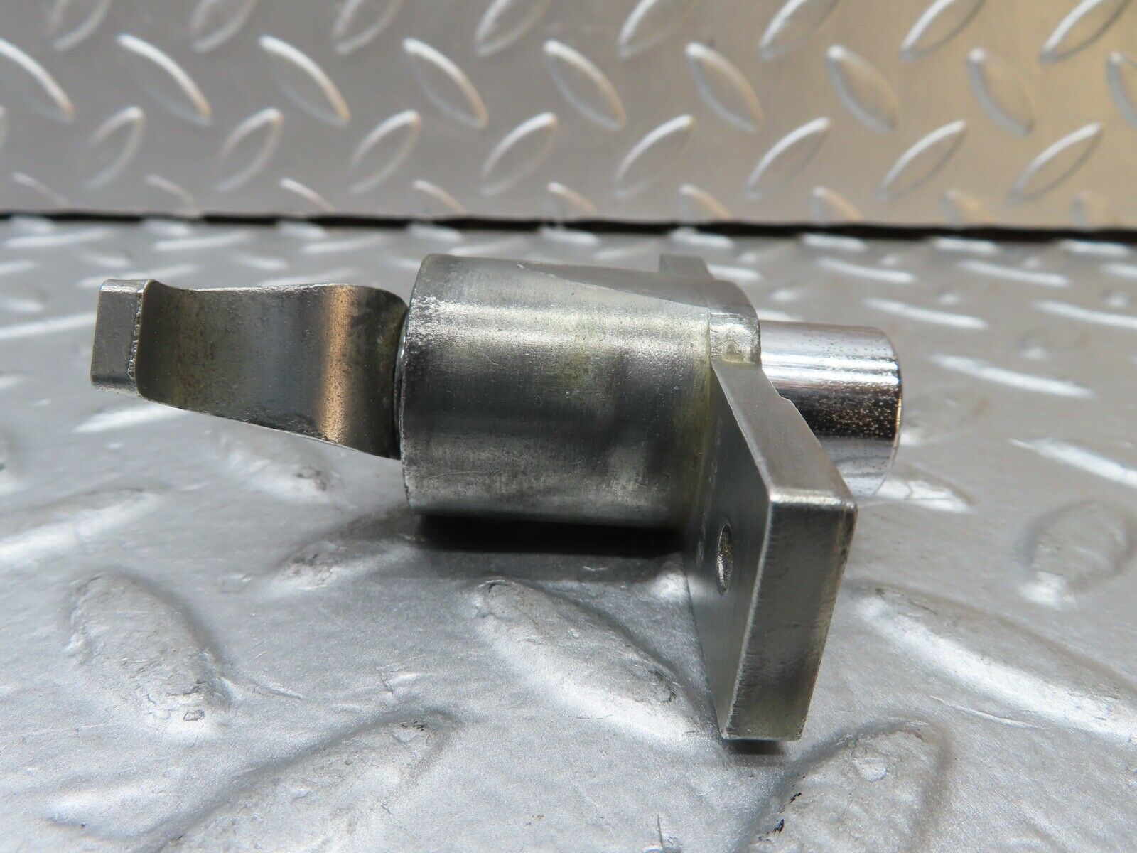 20834 Mercedes-Benz W114 250CE Coupe Trunk Lock No Key 1157500091