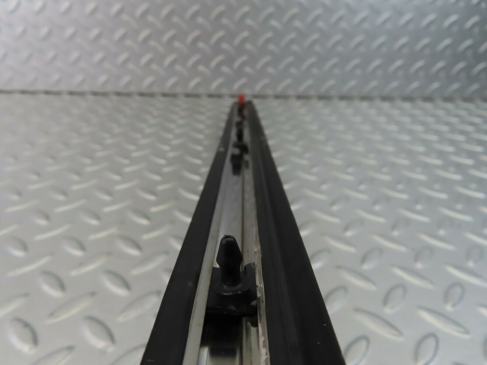 7251 Mercedes-Benz W116 450SE Centre Door Chrome Trim Front Left