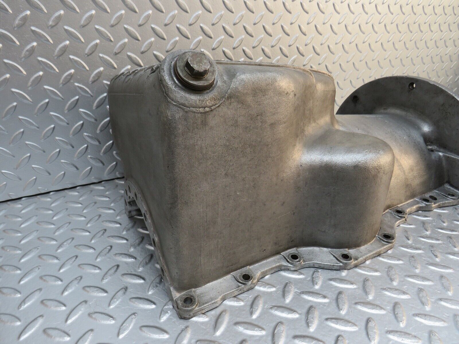 0336 Mercedes-Benz W120 180D Ponton Engine Oil Pan Aluminium 1810101913