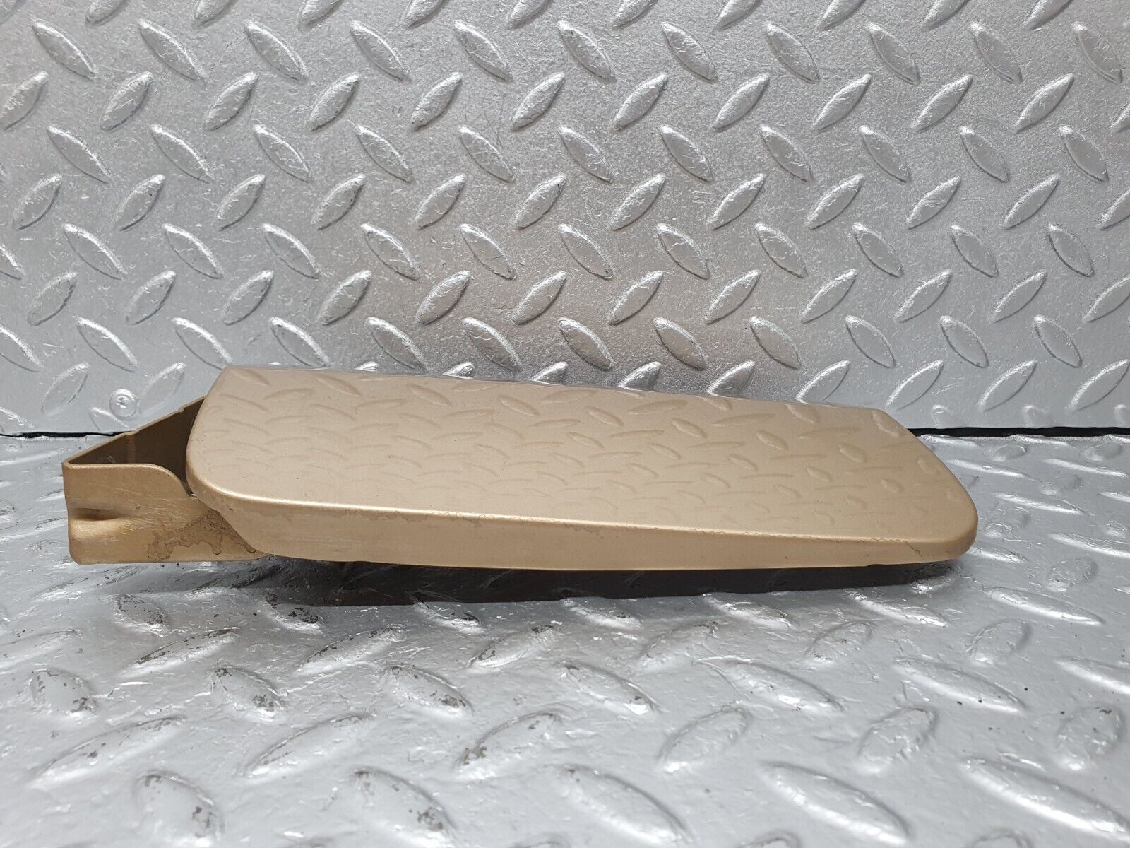 41473 Mercedes-Benz W124 200E Fuel Tank Flap Cap 1245841639