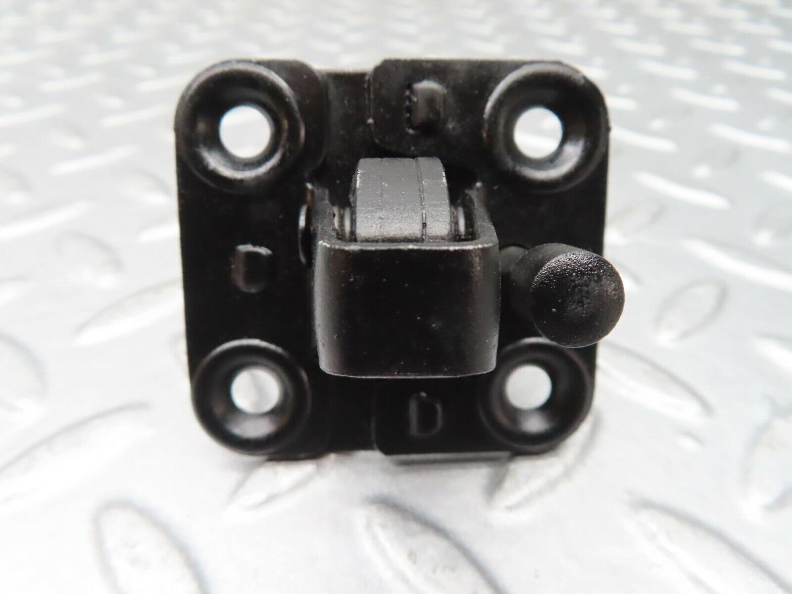 14073 Mercedes-Benz C107 280SLC Bonnet Lock Catch