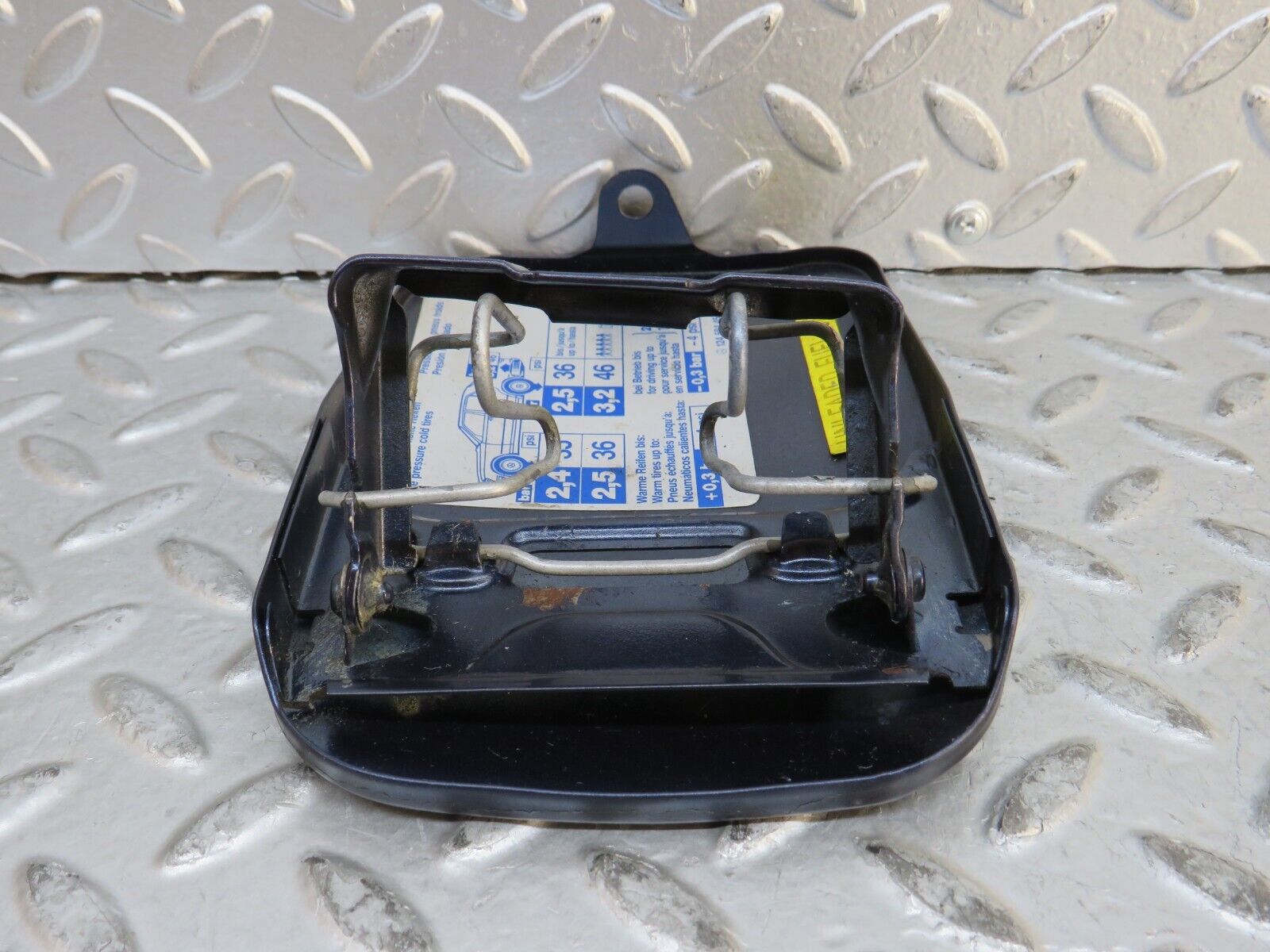 29099 Mercedes-Benz C124 320CE Coupe Fuel Tank Flap Cap 1245844539