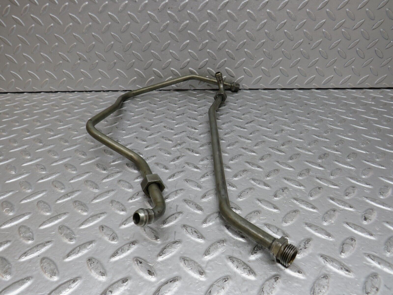 37715 Mercedes-Benz W108 280S Oil Pipe Line