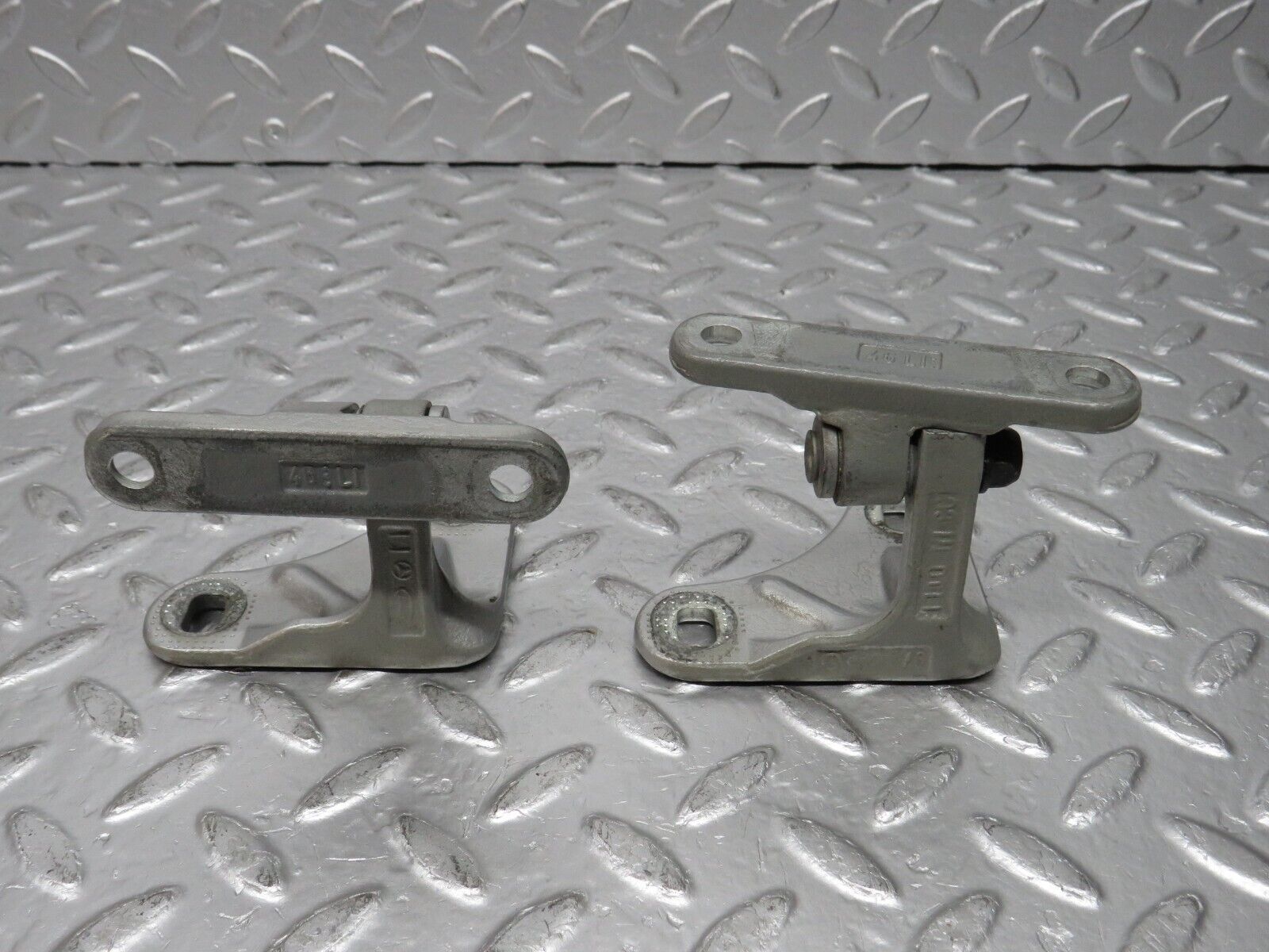 32278 Mercedes-Benz W220 S430 Front Left Door Hinge