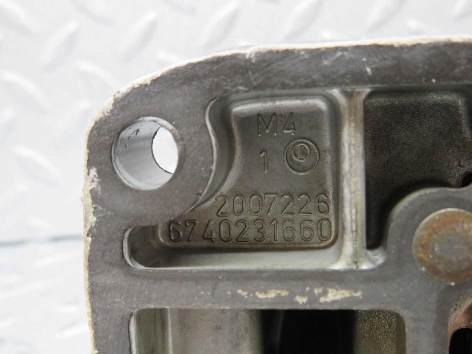 36713 Mercedes-Benz W201 190E 2.0L Oil Filter Housing 1021800038