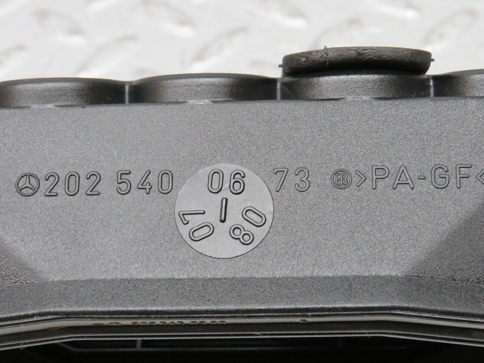 33410 Mercedes-Benz W202 C180 Grommet Rail Bracket 2025400673