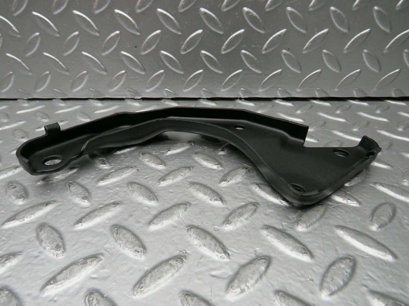 23060 Mercedes-Benz C123 230CE Coupe Alternator Generator Bracket