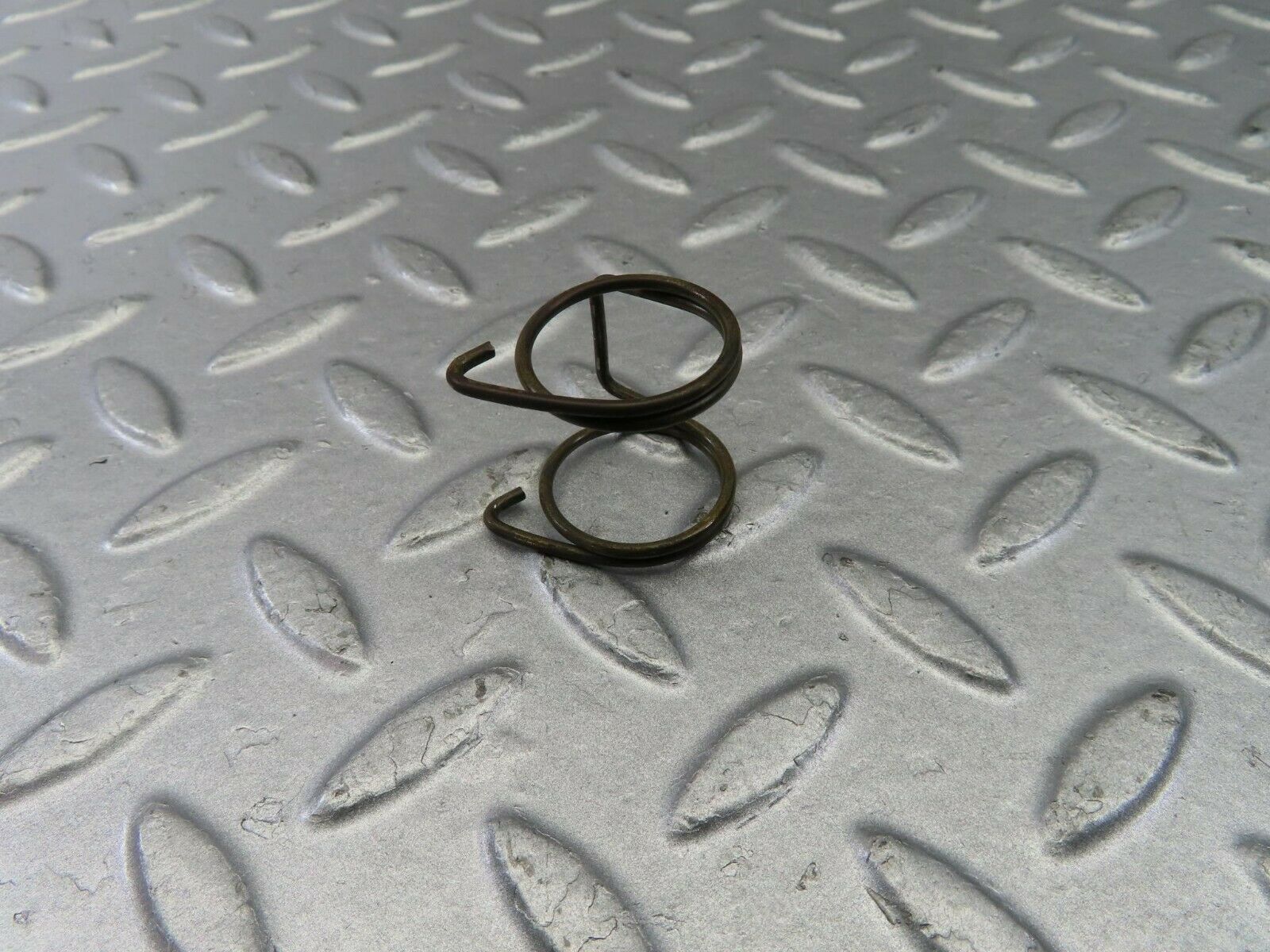 9136 Mercedes-Benz W108 Valve Rocker Arm With Retaining Spring