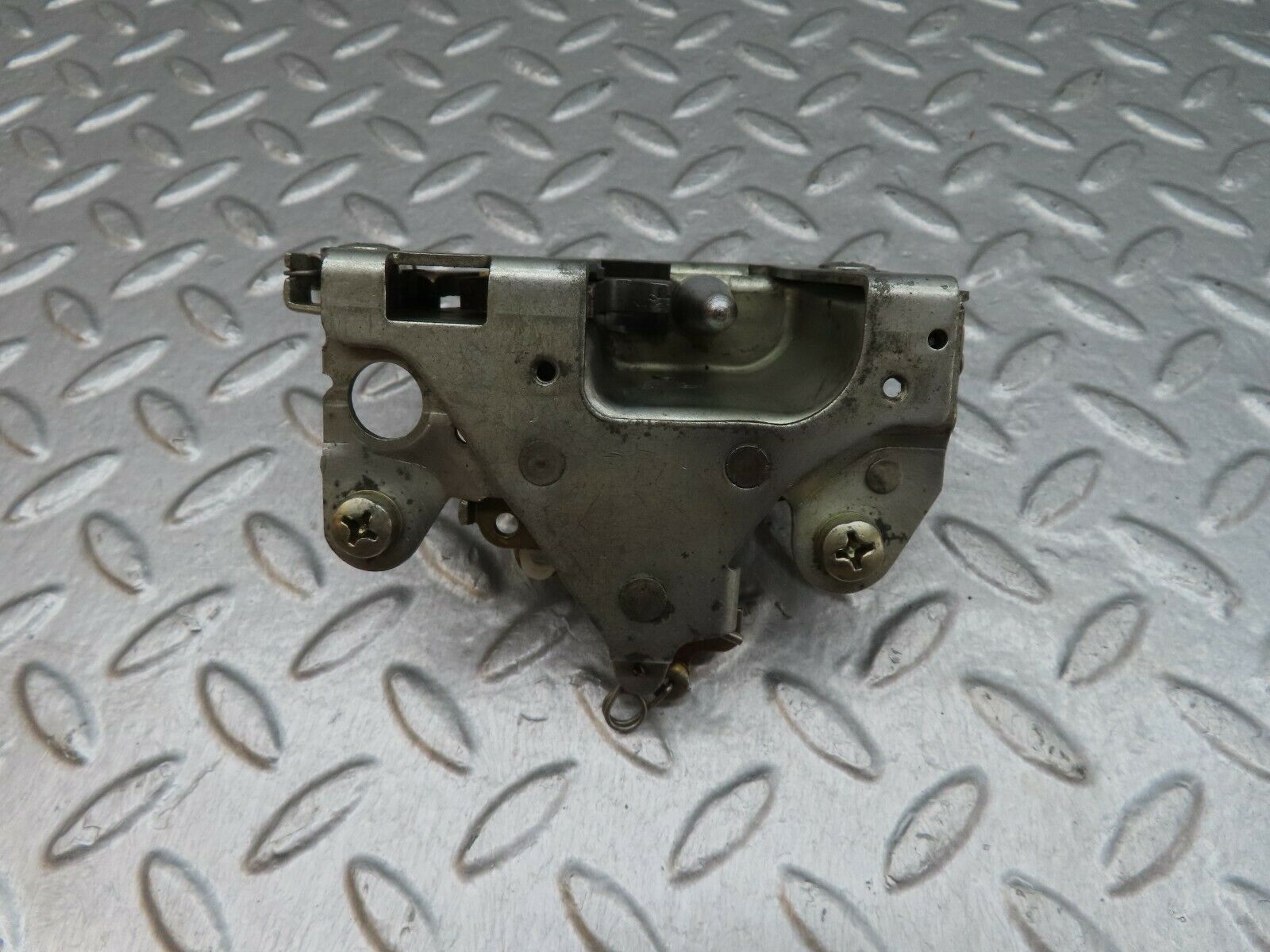 18041 Mercedes-Benz W123 200 Rear Left Door Lock Mechanism